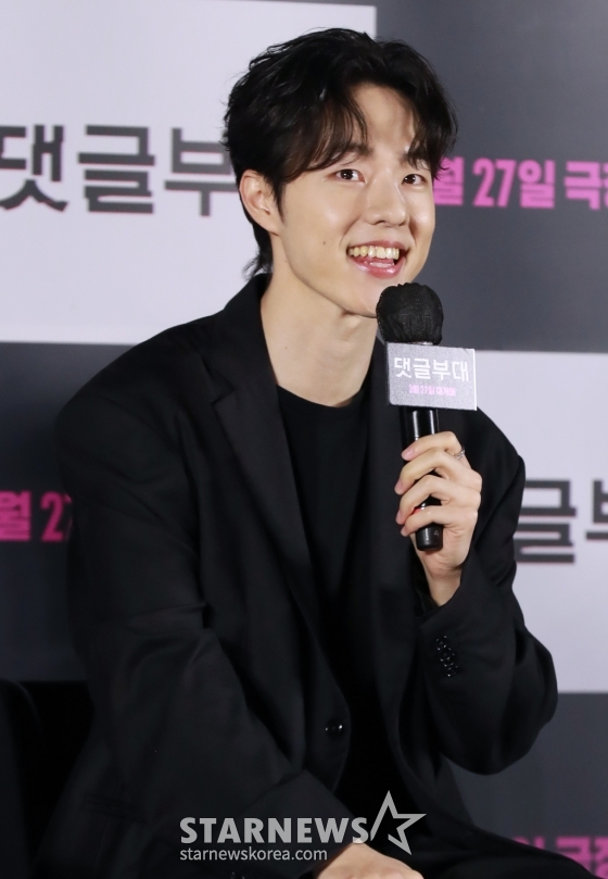 배우 김동휘가 4일 오전 서울 광진구 롯데시네마 건대입구점에서 진행된 영화 '댓글부대'(감독 안국진) 제작발표회에 참석해 질문에 답하고 있다. 대기업에 대한 기사를 쓴 기자 임상진이 온라인 여론을 조작한다는 익명 제보자의 충격적인 메시지를 받고 벌어지는 범죄 드라마 '댓글부대'는 오는 27일 개봉한다. /2024.03.04 /사진=이동훈