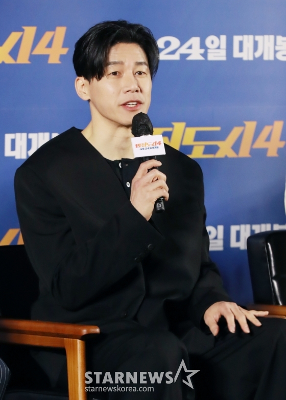 배우 김무열이 11일 오전 서울 메가박스 성수점에서 진행된 영화 '범죄도시4'(감독 허명행) 제작발표회에 참석해 질문에 답하고 있다. /2024.03.11 /사진=이동훈 기자