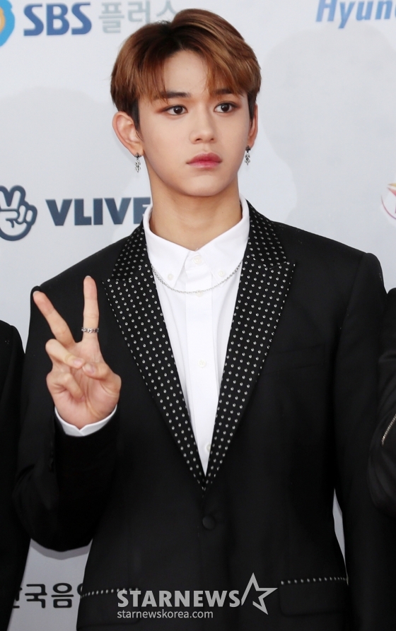 그룹 NCT 루카스가 12일 오후 서울 마포구 서울월드컵경기장에서 진행된 '제24회 사랑한다 대한민국 2018 드림콘서트 U&I' 에 참석해 포즈를 취하고 있다. /사진=김휘선 기자 hwijpg@