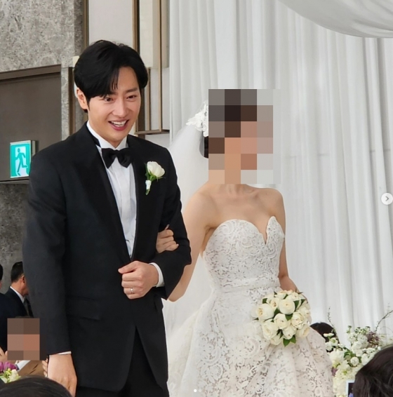 배우 이상엽과 신부 /사진=이연복
