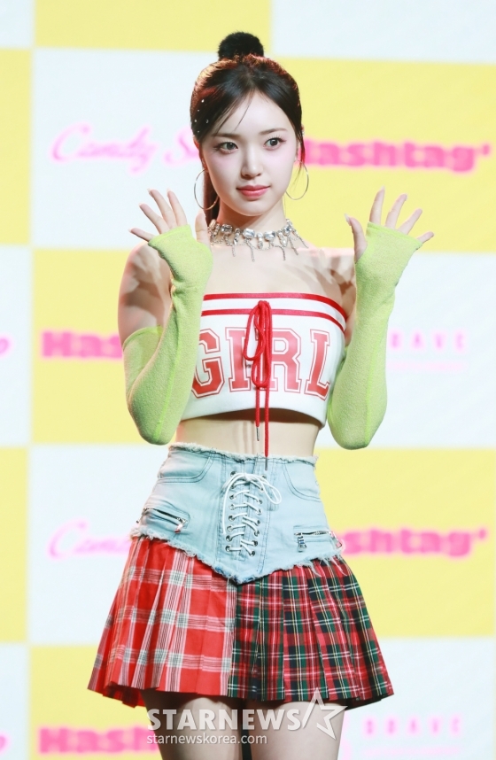 걸그룹 캔디샵(Candy Shop) 수이가 27일 오후 서울 강남구 일지아트홀에서 진행된 미니 1집 '해시태그#'(Hashtag#) 발매기념 쇼케이스에서 포즈를 취하고 있다. /2024.03.27 /사진=이동훈