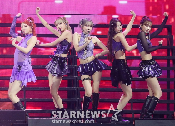 걸그룹 르세라핌(LE SSERAFIM)이 '2023 아시아 아티스트 어워즈 인 필리핀'(2023 Asia Artist Awards IN THE PHILIPPINES, 이하 '2023 AAA')에서 멋진 무대를 선보이고 있다.  르세라핌은 '2023 AAA'에서 AAA 베스트 아티스트, 베스트 퍼포먼스, 아시아셀러브리티 등 3관왕을 차지했다. /사진=김창현 기자