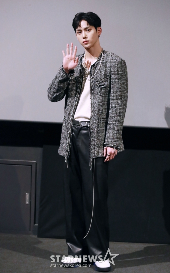 그룹 드리핀(DRIPPIN) 윤성이 3일 오후 서울 CGV용산아이파크몰에서 진행된 네 번째 싱글 ‘뷰티풀 메이즈'(Beautiful MAZE) 발매기념 기자간담회에 앞서 포즈를 취하고 있다. /2024.04.03 /사진=이동훈