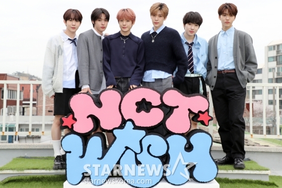 그룹 엔시티 위티 (NCTWISH) 가 3일 오전 서울 성수동 한 카페에서 한국 활동 한달을 기념해 가진 언론 인터뷰에 앞서 포즈를 취하고 있다. 2024.04.03 /사진=임성균