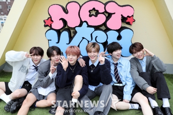 그룹 엔시티 위티 (NCTWISH) 가 3일 오전 서울 성수동 한 카페에서 한국 활동 한달을 기념해 가진 언론 인터뷰에 앞서 포즈를 취하고 있다. 2024.04.03 /사진=임성균