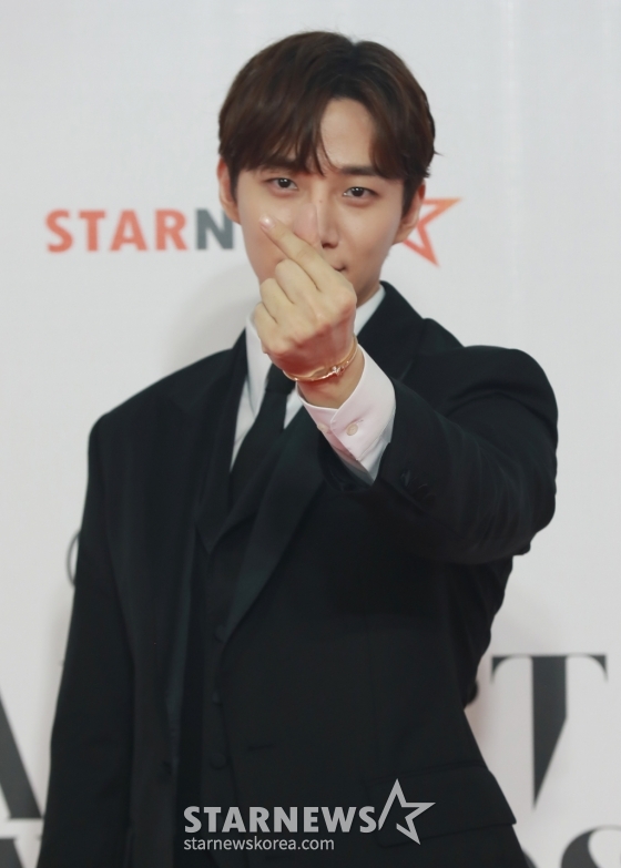 배우 이준호가 14일 필리핀 아레나에서 열린 '2023 아시아 아티스트 어워즈 인 필리핀'(2023 Asia Artist Awards IN THE PHIPPINES, 이하 '2023 AAA') 레드카펫 행사에 참석해 포즈를 취하고 있다. '2023 AAA'는 스타뉴스가 주최하고 Asia Artist Awards 조직위원회, TONZ 엔터테인먼트, PULP Live World가 공동 주관한다. 그룹 아이브(IVE) 장원영, 가수 강다니엘, 그룹 제로베이스원 성한빈이 MC를 맡았다. 2023.12.14 /사진=이동훈