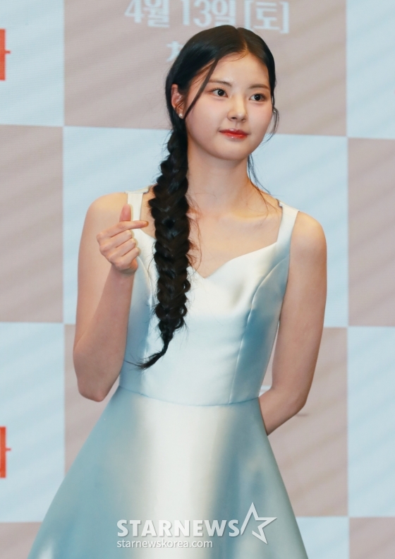 배우 홍예지가 12일 오전 서울 마포구 상암동 스탠포드 호텔에서 진행된 MBN 주말극 '세자가 사라졌다' 제작발표회에 참석해 포즈를 취하고 있다. 왕세자가 세자빈이 될 여인에게 보쌈 당하면서 벌어지는 조선판 로맨스 코미디 드라마 '세자가 사라졌다'는 오는 13일 첫 방송된다. /2024.04.12 /사진=이동훈