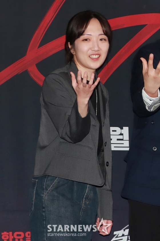 김학영 PD가 16일 오후 서울 마포구 상암동 스탠포드호텔에서 진행된 JTBC 예능 '걸스 온 파이어' 제작발표회에 참석해 포즈를 취하고 있다. 'NEW K-POP'을 제안할 여성 보컬 그룹 결성 오디션 프로그램 '걸스 온 파이어'는 오늘(16일) 첫 방송된다. /2024.04.16 /사진=이동훈