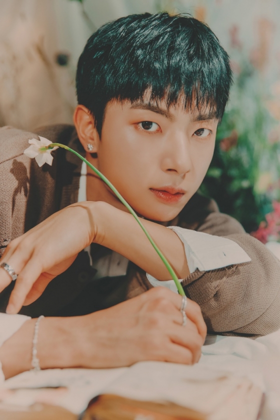 원위 강현 /사진=RBW