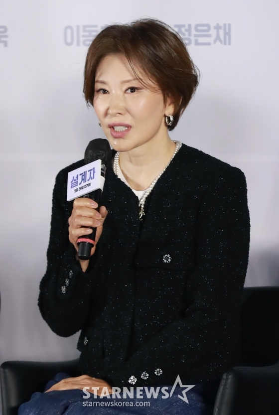 배우 이미숙이 29일 오전 서울 CGV용산아이파크몰에서 진행된 영화 '설계자'(감독 이요섭) 제작발표회에 참석해 질문에 답하고 있다. 의뢰받은 청부 살인을 완벽한 사고사로 조작하는 설계자 ‘영일’(강동원)이 예기치 못한 사건에 휘말리며 벌어지는 이야기를 그린 영화 '설계자'는 내달 29일 개봉한다. /2024.04.29 /사진=이동훈