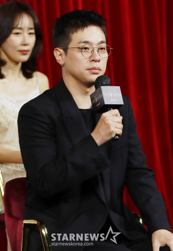 배우 박정민이 10일 오전 앰배서더 서울 풀만 호텔에서 진행된 넷플릭스 오리지널 시리즈 '더 에이트 쇼' 제작발표회에 참석해 질문에 답하고 있다. 8명의 인물이 8층으로 나뉜 비밀스런 공간에 갇혀 ‘시간이 쌓이면 돈을 버는’ 달콤하지만 위험한 쇼에 참가하면서 벌어지는 이야기 '더 에이트 쇼'는 오는 17일 공개된다. /2024.05.10 /사진=이동훈