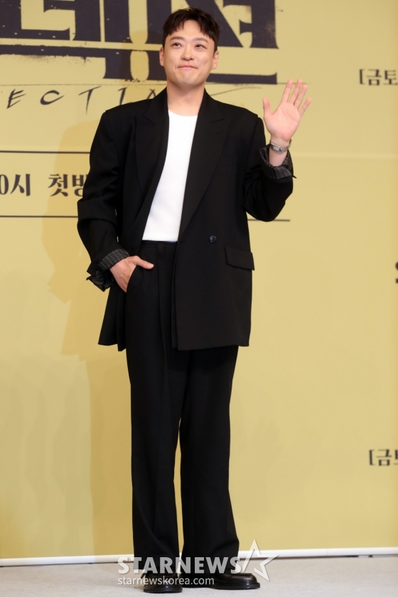 배우 정순원이 24일 오후 서울 목동 SBS에서 열린 금토드라마 '커넥션' 제작발표회에 참석해 포즈를 취하고 있다. 드라마 '커넥션'은 누군가에 의해 마약에 강제로 중독된 마약팀 에이스 형사가 변질된 우정, 그 커넥션의 전말을 밝혀내는 중독추적서스펜스로 24일 첫 방송된다. 2024.05.24 /사진=임성균