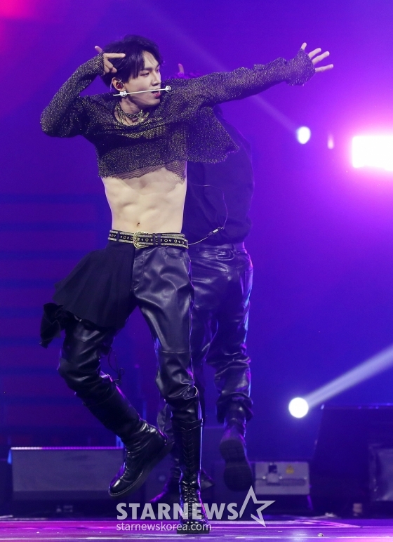 중국 가수 야오천이 지난 14일 필리핀 아레나에서 열린 '2023 아시아 아티스트 어워즈 인 필리핀'(2023 Asia Artist Awards IN THE PHILIPPINES, 이하 '2023 AAA')에서 멋진 무대를 선보이고 있다. 야오천은 '2023 AAA'에서 뉴웨이브상을 수상했다. '2023 AAA'는 스타뉴스가 주최하고 Asia Artist Awards 조직위원회, TONZ 엔터테인먼트, PULP Live World가 공동 주관한다. 그 /사진=김창현