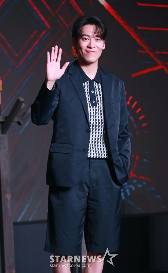 가수 존박이 18일 오전 서울 마포구 호텔 나루 서울에서 진행된 넷플릭스 예능 '미스터리 수사단' 제작발표회에 참석해 포즈를 취하고 있다. /2024.06.18 /사진=이동훈