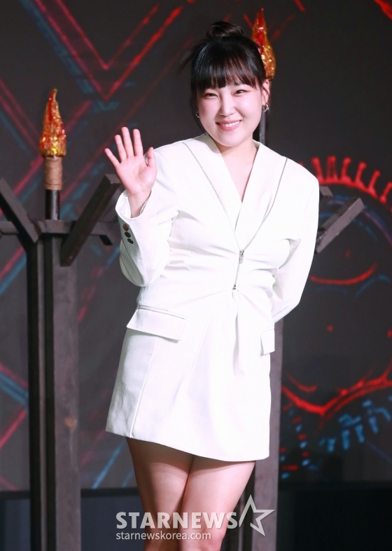 코미디언 이은지가 18일 오전 서울 마포구 호텔 나루 서울에서 진행된 넷플릭스 예능 '미스터리 수사단' 제작발표회에 참석해 포즈를 취하고 있다. /2024.06.18 /사진=이동훈