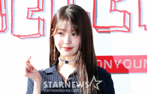[서울=뉴시스] 김혜진 기자 = 그룹 아이브 장원영이 13일 오후 서울 강남구 미우미우 청담에서 열린 앰배서더 장원영 셀렉트 이벤트에서 포즈를 취하고 있다. 2024.05.13. jini@newsis.com /사진=김혜진
