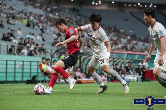 강성진(왼쪽)과 최성민. /사진=대한축구협회 제공
