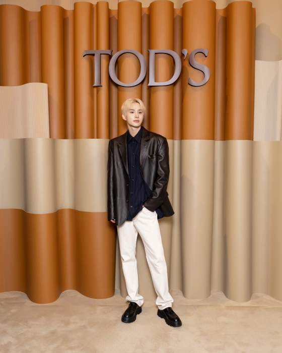 NCT 정우 '토즈' 컬렉션 포토월 이미지/사진제공=토즈