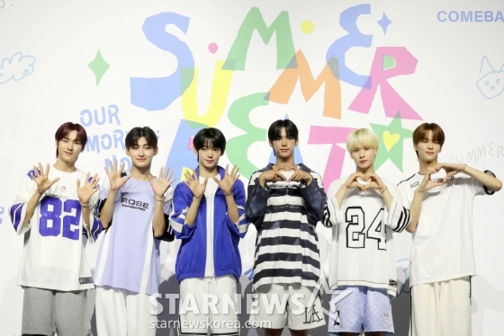 그룹 투어스(TWS) 영재, 지훈, 한진, 도훈, 경민, 신유가 24일 오후 서울 용산구 블루스퀘어 마스터카드홀에서 미니 2집 'SUMMER BEAT!'를 발매기념 쇼케이스를 열고 포즈를 취하고 있다. 2024.06.24 /사진=임성균
