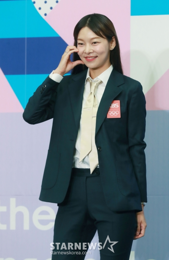 모델 송해나가 26일 오전 서울 여의도 KBS에서 진행된 '2024 파리하계올림픽 KBS 방송단' 발대식에 참석해 포즈를 취하고 있다. /2024.06.26 /사진=이동훈