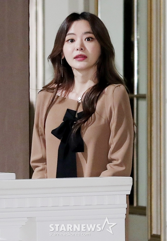 방송인 서유리가 9일 오후 서울 강남구 논현동 임피리얼 팰리스 호텔에서 열린 OCN 수목드라마 '달리는 조사관' 제작발표회에서 진행을 하고 있다.