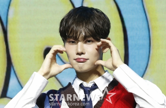 (서울=뉴스1) 권현진 기자 = 그룹 비디유 승훈이 26일 서울 서대문구 아트레온에서 가진 데뷔 미니 앨범 '위시풀(Wishpool)' 쇼케이스에서 포즈를 취하고 있다. 2024.6.26/뉴스1 Copyright (C) 뉴스1. All rights reserved. 무단 전재 및 재배포, AI학습 이용 금지. /사진=(서울=뉴스1) 권현진 기자
