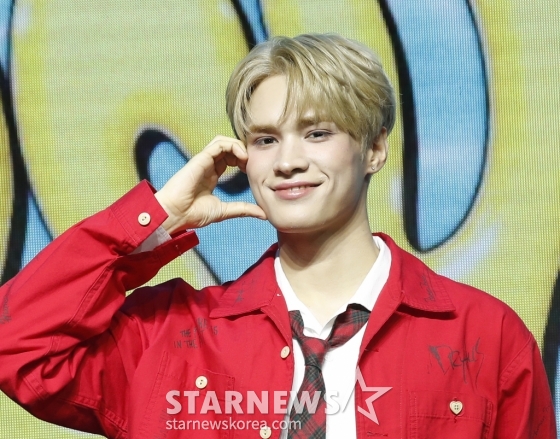 (서울=뉴스1) 권현진 기자 = 그룹 비디유 제이창이 26일 서울 서대문구 아트레온에서 가진 데뷔 미니 앨범 '위시풀(Wishpool)' 쇼케이스에서 포즈를 취하고 있다. 2024.6.26/뉴스1 Copyright (C) 뉴스1. All rights reserved. 무단 전재 및 재배포, AI학습 이용 금지. /사진=(서울=뉴스1) 권현진 기자