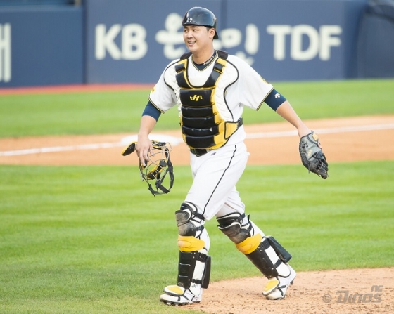 김형준이 2022 KBO 퓨처스 올스타전에서 상무 유니폼을 입고 뛰고 있다. /사진=NC 다이노스 제공