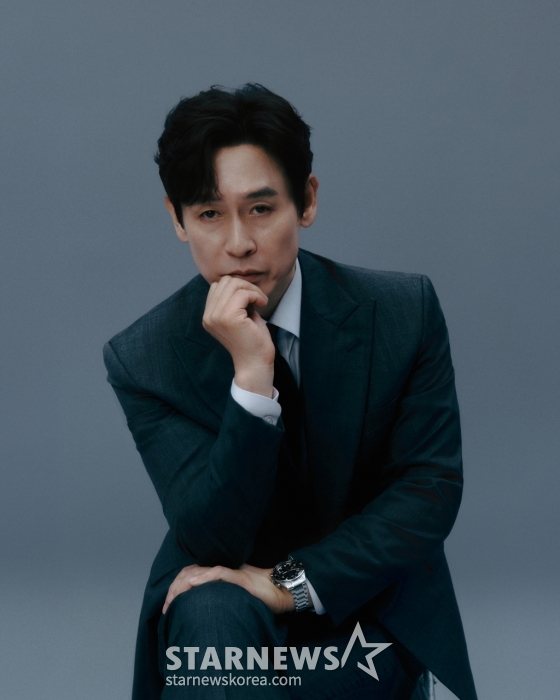 넷플릭스 오리지널 시리즈 '돌풍'의 주연배우 설경구가 3일 오전 진행된 라운드 인터뷰를 위해 포즈를 취하고 있다. /사진제공=넷플릭스 2024.07.03 /사진=이동훈
