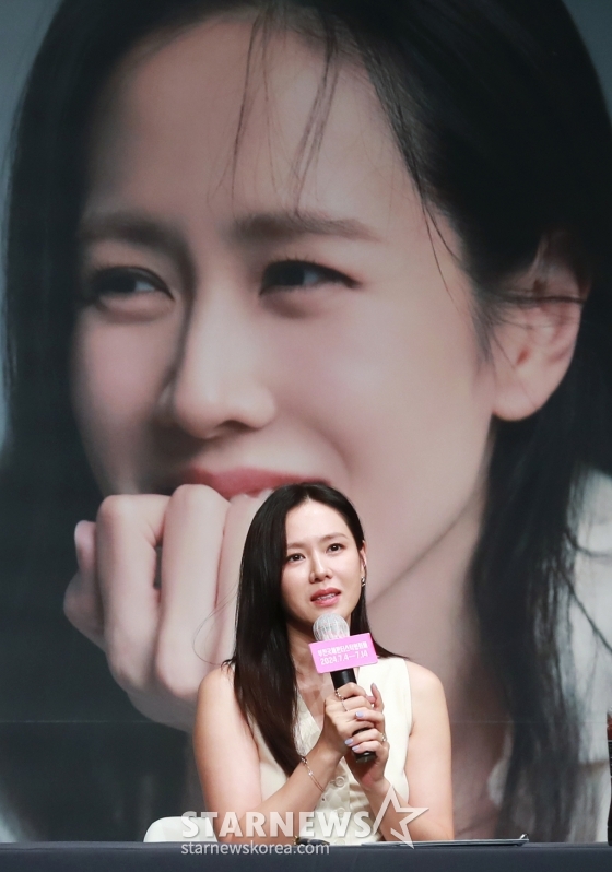 배우 손예진이 5일 오후 부천 롯데백화점 중동점에서 진행된 제28회 부천국제판타스틱영화제 손예진 특별전 기자회견에서 질문에 답하고 있다. /2024.07.05 /사진=이동훈