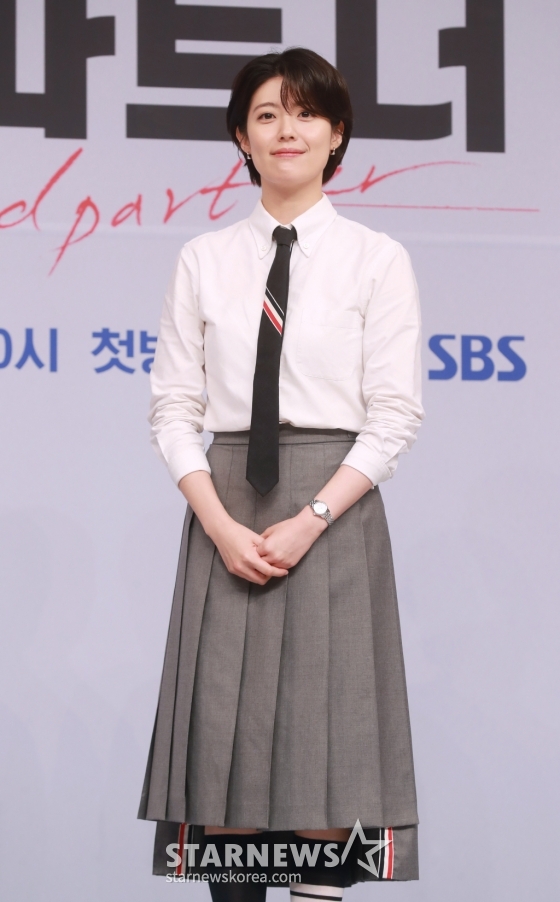 배우 남지현이 10일 오후 서울 목동 SBS 사옥에서 진행된 금토드라마 '굿파트너' 제작발표회에 참석해 포즈를 취하고 있다. 이혼이 ‘천직’인 스타변호사 차은경과 이혼은 ‘처음’인 신입변호사 한유리의 차갑고 뜨거운 휴먼 법정 오피스 드라마 '굿파트너'는 오는 12일 첫 방송된다. /2024.07.10 /사진=이동훈