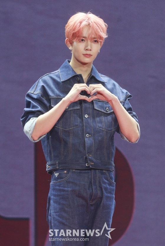 그룹 엔하이픈(ENHYPEN) 희승이 11일 오후 서울 올림픽공원 핸드볼경기장에서 진행된 정규 2집 '로맨스 : 언톨드'(ROMANCE : UNTOLD) 쇼케이스에서 포즈를 취하고 있다. 엔하이픈의 정규 2집은 나를 더 나은 사람으로 만들어주는 '너'에게 충성을 바치는 소년의 이야기를 담았다. /2024.07.11 /사진=이동훈