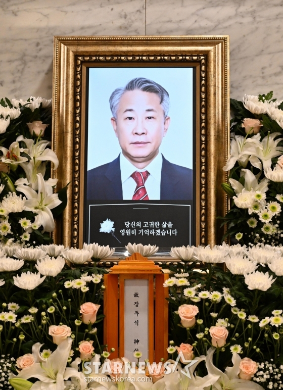 지병인 신장 질환으로 별세한 코미디언 故 장두석의 빈소가 22일 오후 서울 여의도성모장례식장에 마련됐다. /2024.07.22 /사진=이동훈