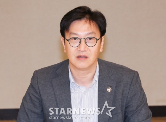 (서울=뉴스1) 허경 기자 = 김범석 기획재정부 제1차관이 19일 서울 종로구 정부서울청사에서 열린 경제관계차관회의에서 모두발언을 하고 있다. 2024.7.19/뉴스1 Copyright (C) 뉴스1. All rights reserved. 무단 전재 및 재배포, AI학습 이용 금지. /사진=(서울=뉴스1) 허경 기자