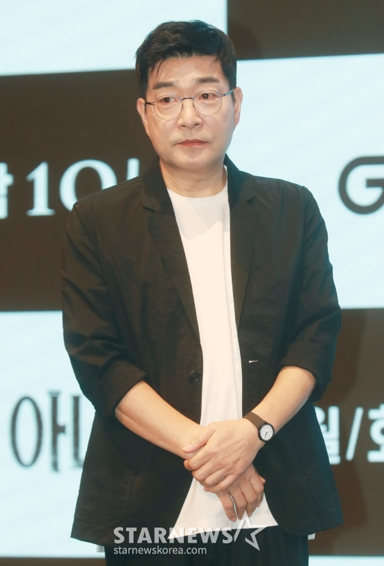 배우 손현주가 12일 오후 서울 구로구 더 세인트에서 진행된 지니TV 드라마 '유어 아너' 제작발표회에 참석해 포즈를 취하고 있다. 자식을 위해 괴물이 되기로 한 두 아버지의 부성 본능 대치극 '유어 아너'는 오늘(12일) 첫 방송된다. /2024.08.12 /사진=이동훈