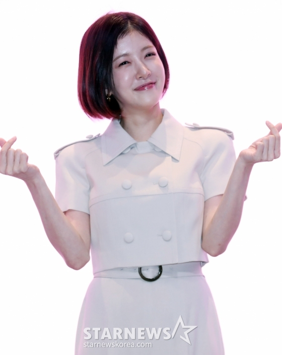 배우 정인선이 13일 오후 서울 여의도 한 호텔에서 진행된 TV CHOSUN 새 주말미니시리즈 'DNA 러버' 제작발표회에 참석해 포즈를 취하고 있다. TV CHOSUN 새 주말미니시리즈 'DNA 러버'(극본 정수미, 연출 성치욱, 제작 하이그라운드, 아이피박스미디어, 팬엔터테인먼트)는 수많은 연애를 실패한 유전자 연구원 한소진이 마침내 유전자를 통해 자신의 짝을 찾아가는 오감발동 로맨틱 코미디로 오는 17일(토) 오후 9시 10분 첫 방송 된다. 2024.08.13 /사진=임성균
