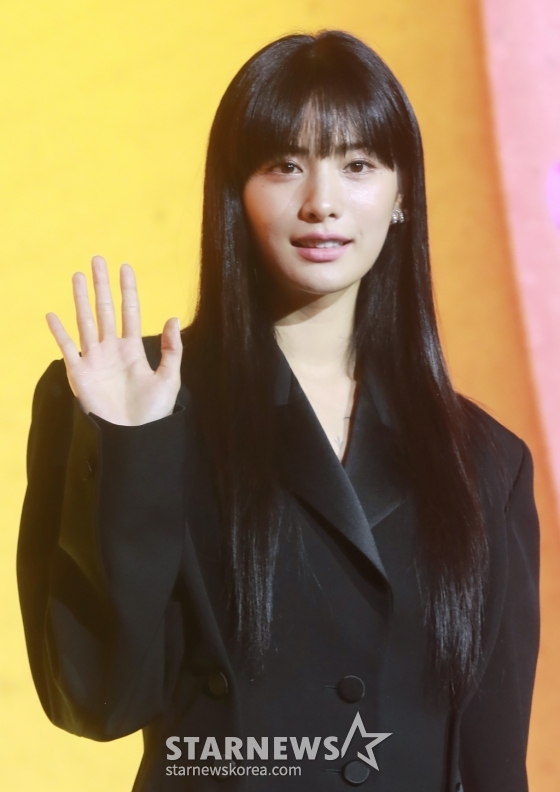 배우 나나가 16일 오전 서울 JW 메리어트 동대문 스퀘어에서 진행된 넷플릭스 오리지널 시리즈 '마스크걸' 제작발표회에 참석해 포즈를 취하고 있다. 외모 콤플렉스를 가진 평범한 직장인 김모미가 밤마다 마스크로 얼굴을 가린 채 인터넷 방송 BJ로 활동하면서 의도치 않은 사건에 휘말리며 벌어지는 이야기를 그린 '마스크걸'은 오는 18일 공개한다. /2023.08.16 /사진=이동훈