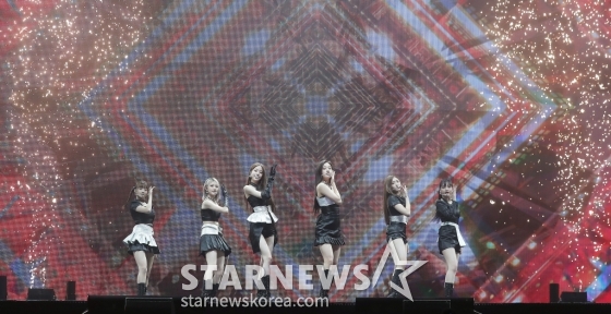 걸그룹 아이브(IVE)가 13일 오후 일본 나고야 니혼가이시홀에서 열린 스타뉴스 주최 '2022 Asia Artist Awards IN JAPAN'(2022 아시아 아티스트 어워즈, 이하 2022 AAA)에서 멋진 무대를 펼치고 있다.