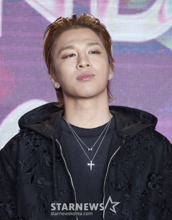 (서울=뉴스1) 권현진 기자 = 빅뱅 태양이 12일 오전 서울 성동구 에스팩토리에서 열린 Mnet 서바이벌 프로그램 'I-LAND2 : N/a' 제작발표회에서 포즈를 취하고 있다. '아이랜드2'는 세상에 없던 아이코닉한 컬래버레이션으로 탄생될 걸그룹 데뷔 프로젝트다. 2034.4.12/뉴스1 Copyright (C) 뉴스1. All rights reserved. 무단 전재 및 재배포, AI학습 이용 금지. /사진=(서울=뉴스1) 권현진 기자