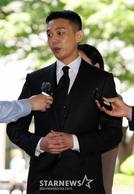 (서울=뉴스1) 김명섭 기자 = 마약 상습 투약 혐의로 불구속 기소된 배우 유아인(본명 엄홍식)이 14일 오후 서울 서초구 서울중앙지법에서 열린 5차 공판에 출석하고 있다. 2024.5.14/뉴스1 Copyright (C) 뉴스1. All rights reserved. 무단 전재 및 재배포, AI학습 이용 금지. /사진=(서울=뉴스1) 김명섭 기자