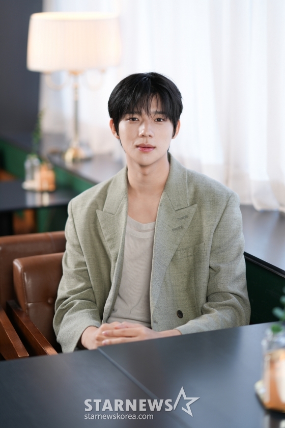 쿠팡플레이 시리즈 '새벽 2시의 신데렐라'의 배우 문상민이 3일 오후 진행된 인터뷰를 위해 포즈를 취하고 있다. /2024.09.03 /사진=이동훈