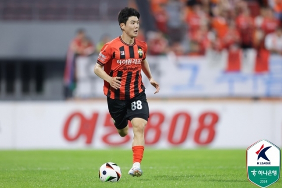 경기에 집중하는 황문기. /사진=한국프로축구연맹 제공
