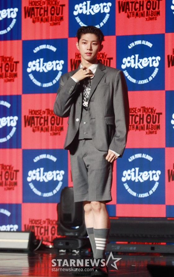 그룹 싸이커스 현우가 5일 오후 서울 마포구 신한카드 SOL페이 스퀘어 라이브홀에서 진행된 미니 4집 ‘하우스 오브 트리키 : 워치 아웃'(HOUSE OF TRICKY : WATCH OUT) 발매기념 쇼케이스에서 포즈를 취하고 있다. 이번 앨범에는 타이틀곡 '위치'를 비롯해 '워치 아웃'(WATCH OUT), '백 오프'(BACK OFF), '비터스위트'(Bittersweet), '샌드캐슬'(Sandcastle), '행 /사진=이동훈