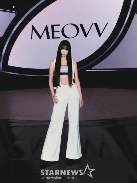 걸그룹 '미야오'(MEOW) 수인이 6일 오후 온라인으로 진행된 데뷔 싱글 앨범 '미야오' 발매 기념 쇼케이스에서 포즈를 취하고 있다. /사진제공=더블랙레이블 2024.09.06 /사진=이동훈