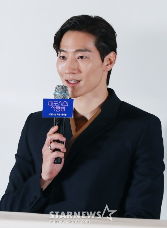 배우 노상현이 23일 오후 서울 메가박스 코엑스에서 진행된 영화 '대도시의 사랑법'(감독 이언희) 언론시사회 및 기자간담회에 참석해 질문에 답하고 있다. 눈치보는 법이 없는 자유로운 영혼의 재희(김고은)와 세상과 거리두는 법에 익숙한 흥수(노상현)가 동거동락하며 펼치는 그들만의 사랑법을 그린 영화 '대도시의 사랑법'은 오는 10월 2일 개봉한다. /2024.09.23 /사진=이동훈