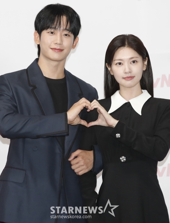 정해인(왼쪽)과 정소민 /사진=뉴스1