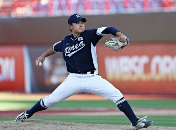 지난 9월 열린 U-18 세계청소년야구선수권대회에서 투구하는 김택연. /사진=WBSC 제공