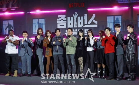 안드레 러시, 조세호, 노홍철, 이시영, 박진경PD, 문상돈PD, 태연, 박은비, 파트리샤, 딘딘, 육성재, 코드 쿤스트가 14일 오후 서울 CGV용산아이파크몰에서 진행된 넷플릭스 예능 '좀비버스 : 뉴 블러드' 제작발표회에 참석해 포즈를 취하고 있다. /2024.11.14 /사진=이동훈 photoguy@