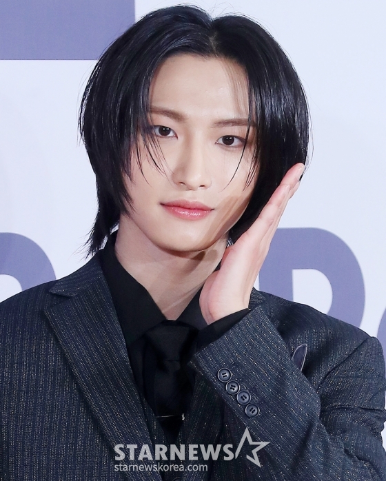 그룹 에이티즈(ATEEZ) 성화가 14일 오후 서울 송파구 롯데호텔 월드에서 진행된 미니 11집 '골든 아워 : 파트 2(GOLDEN HOUR : Part.2)' 발매 기념 기자간담회에 참석해 포즈를 취하고 있다. 에이티즈의 미니 11집에는 '딥 다이브(DEEP DIVE)'를 시작으로 '씬 1 : 밸류(Scene 1 : Value)', '아이스 온 마이 티스(Ice On My Teeth)', '맨 온 파이어(Man on Fire)', '셀피쉬 왈츠(Selfish Waltz)', '이너프(Enough)'까지 총 6개의 트랙이 수록돼 있다. 2024.11.14 /사진=김창현 chmt@