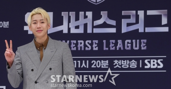 가수 박재범이 19일 오전 서울 양천구 목동 SBS사옥에서 진행된 글로벌 보이 그룹 오디션 프로그램 '유니버스 리그' 제작발표회에 참석해 포즈를 취하고 있다. '유니버스 리그'는 단 하나의 프리즘 컵을 차지하기 위해 경쟁하는 리그전 형식의 오디션이다. 2024.11.19 /사진=김창현 chmt@